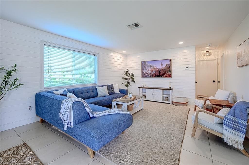 757 101 AVE N, NAPLES FL 34108-7