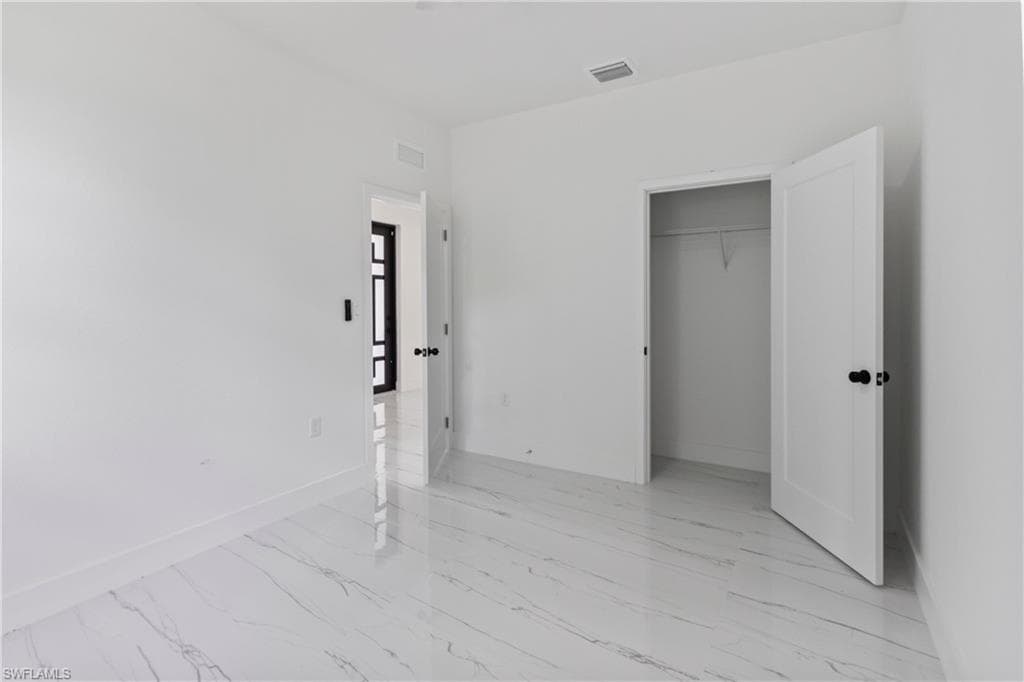 6010 Acorn CIR-36