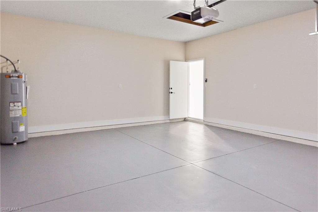 6010 Acorn CIR-44