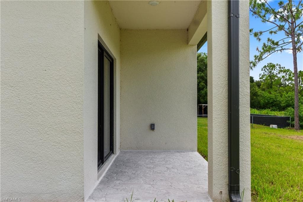 6010 Acorn CIR-40