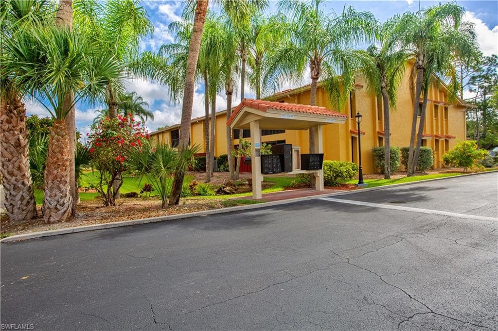 9871 Citadel LN # 208, BONITA SPRINGS FL 34135-1