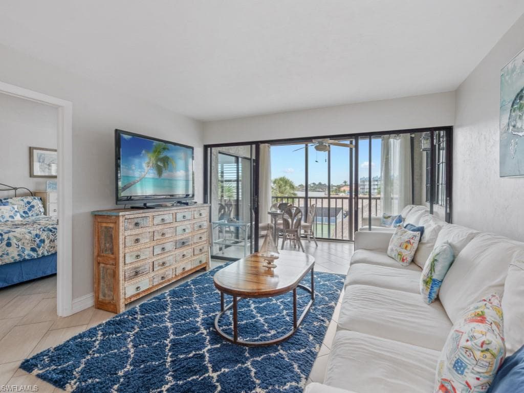 1019 Anglers CV # F302, MARCO ISLAND FL 34145-6