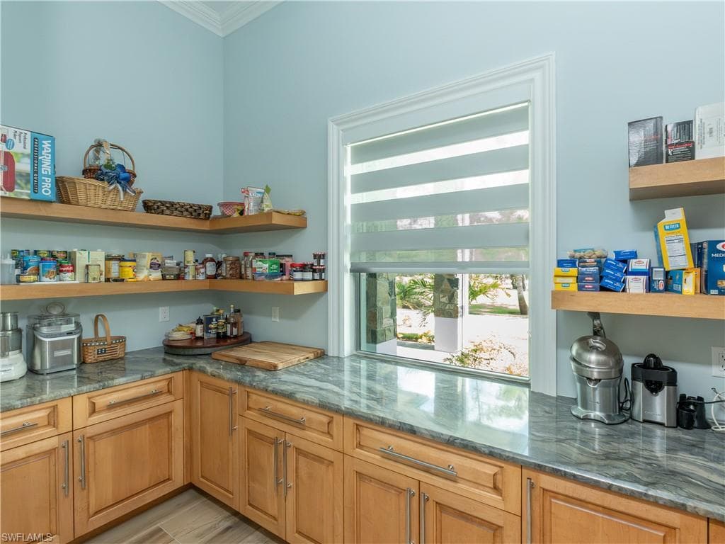 256 Price ST, NAPLES FL 34113-13