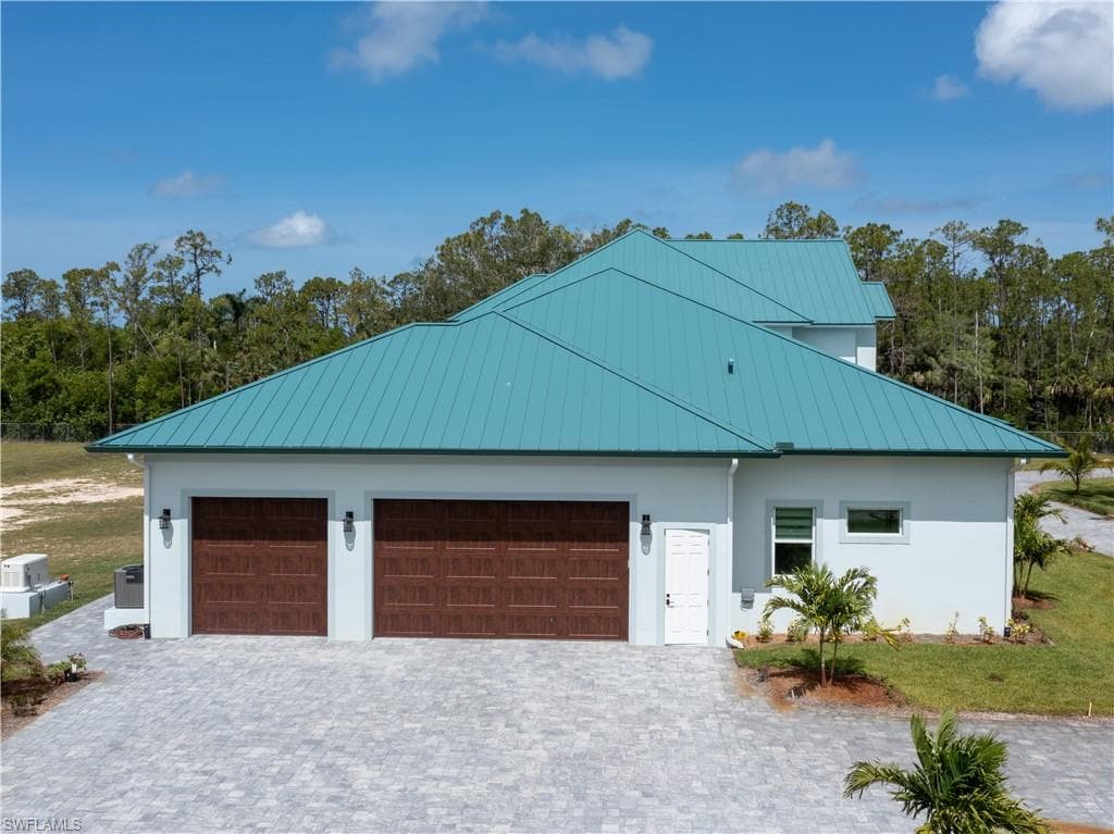 256 Price ST, NAPLES FL 34113-40