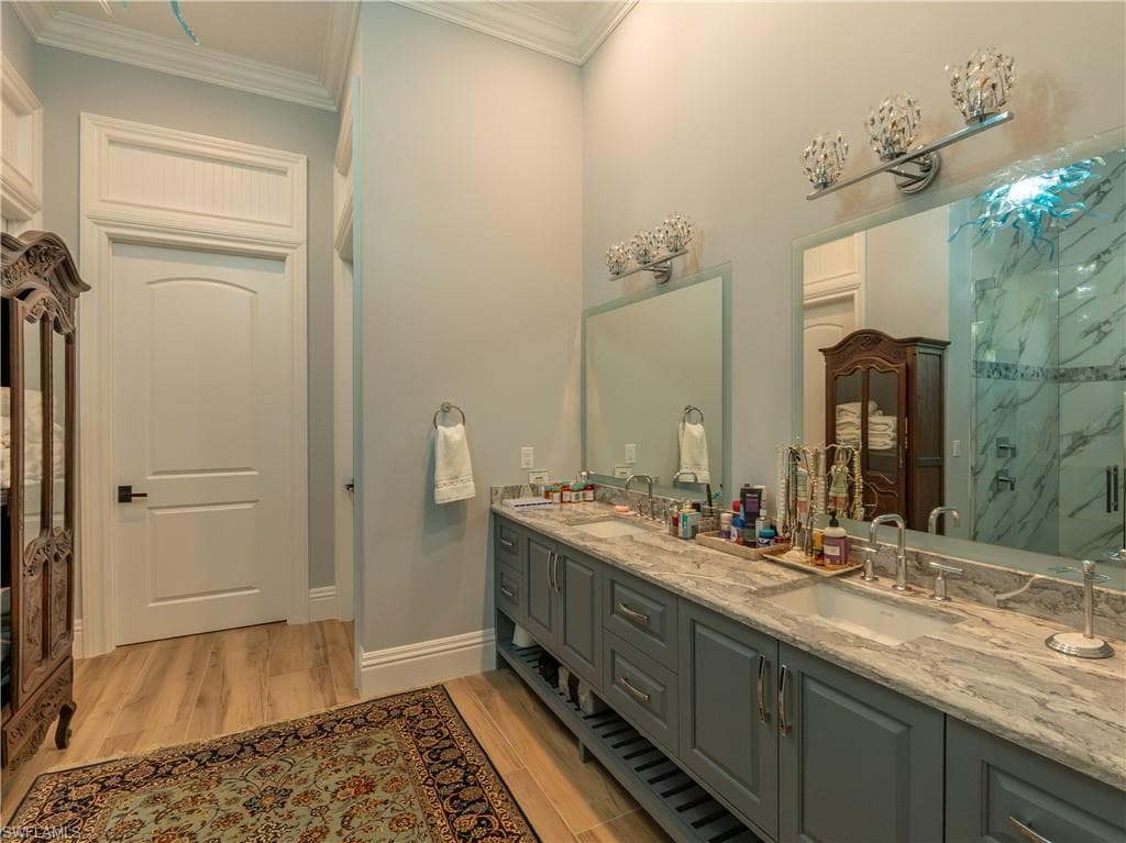 256 Price ST, NAPLES FL 34113-18