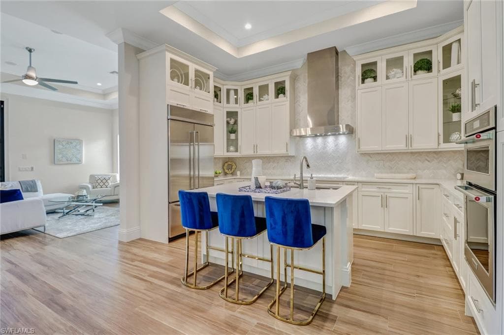 2875 Coco Lakes DR, NAPLES FL 34105-6