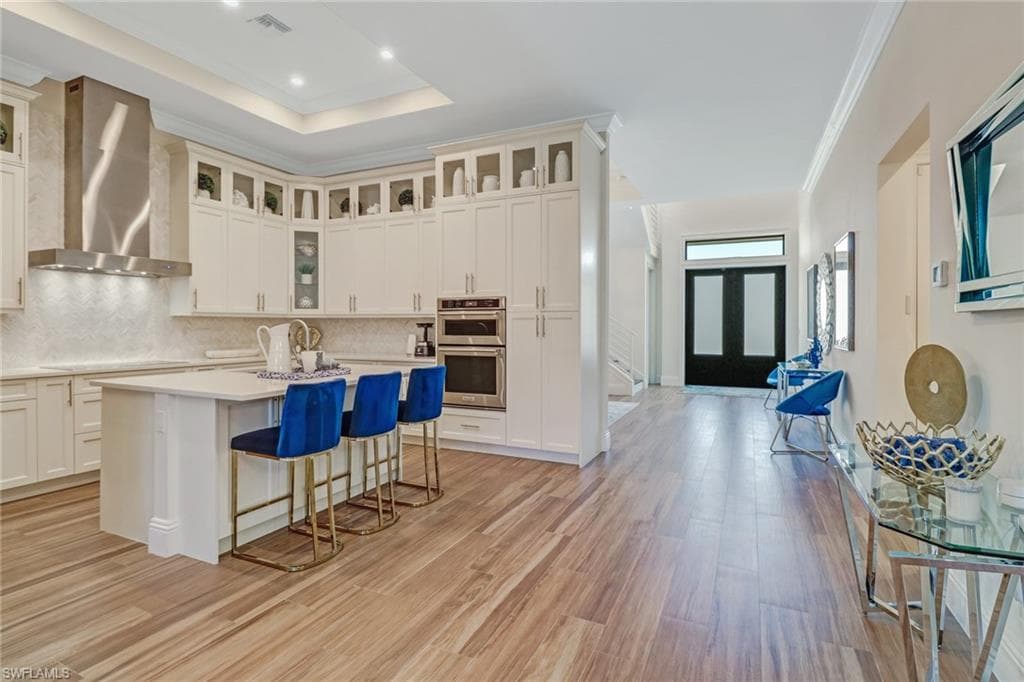 2875 Coco Lakes DR, NAPLES FL 34105-2