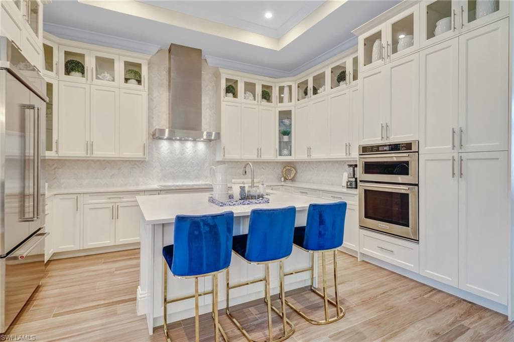 2875 Coco Lakes DR, NAPLES FL 34105-4