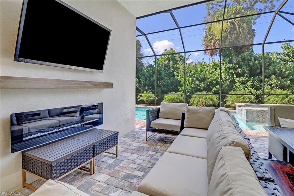 2875 Coco Lakes DR, NAPLES FL 34105-23