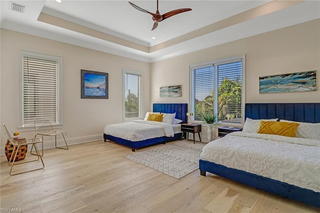 2875 Coco Lakes DR, NAPLES FL 34105-18