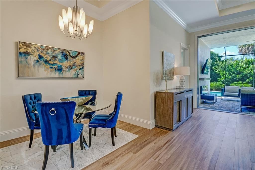 2875 Coco Lakes DR, NAPLES FL 34105-7