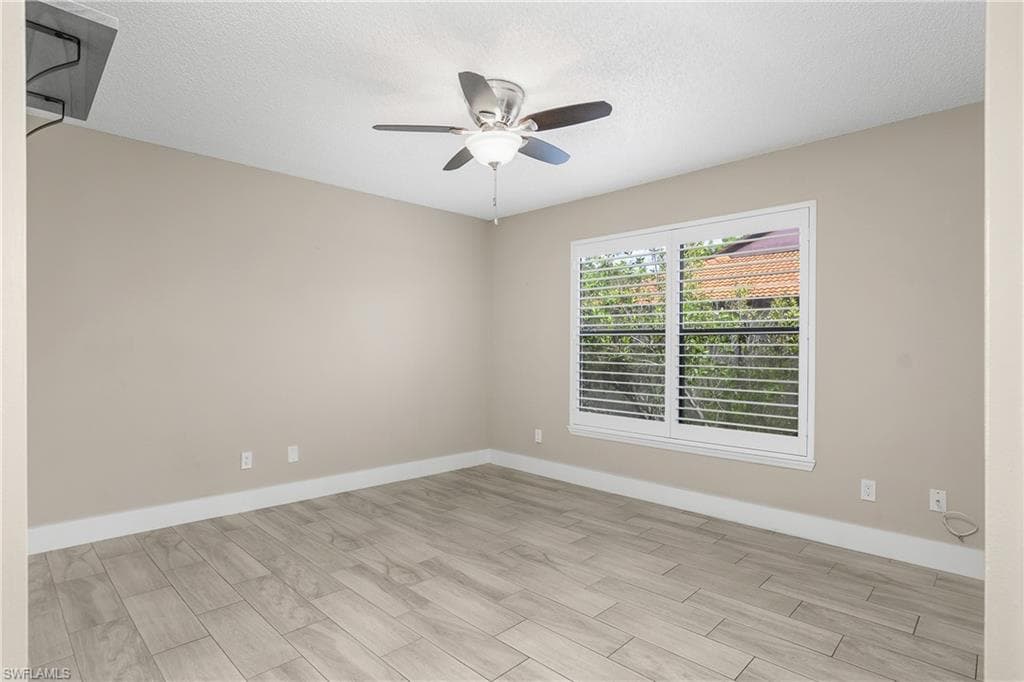 2214 Arbour Walk CIR # 2022, NAPLES FL 34109-5