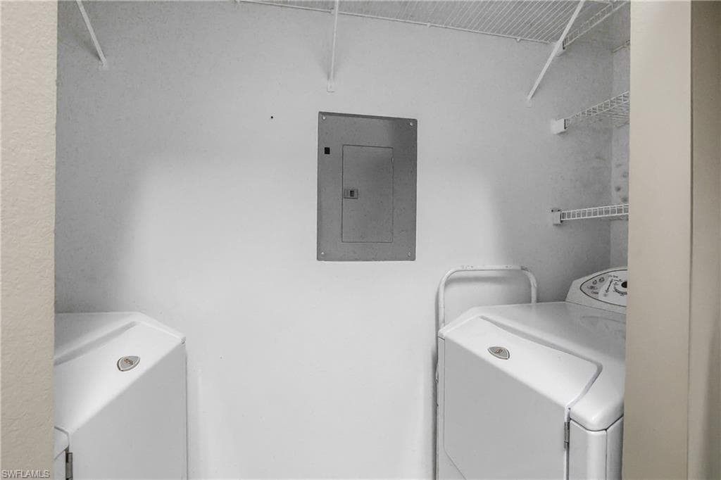 2214 Arbour Walk CIR # 2022, NAPLES FL 34109-10