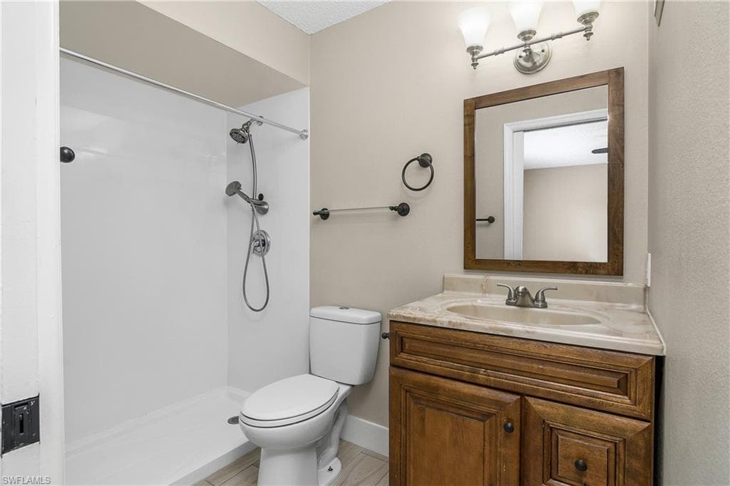 2214 Arbour Walk CIR # 2022, NAPLES FL 34109-7