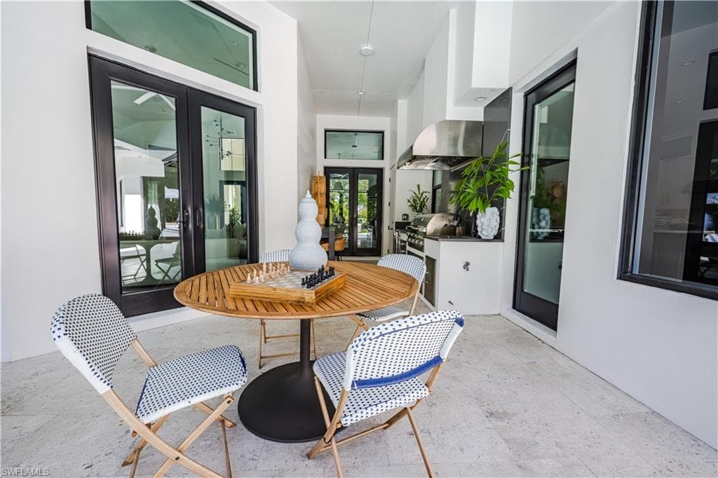 681 Katemore LN, NAPLES FL 34108-43