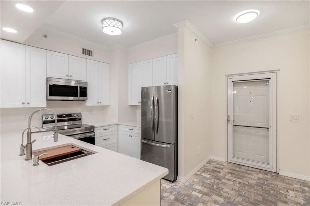 1089 Winding Pines CIR # 106, CAPE CORAL FL 33909-7