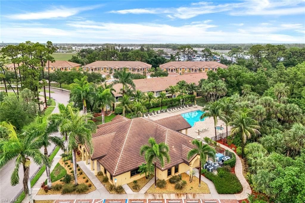 1089 Winding Pines CIR # 106, CAPE CORAL FL 33909-20