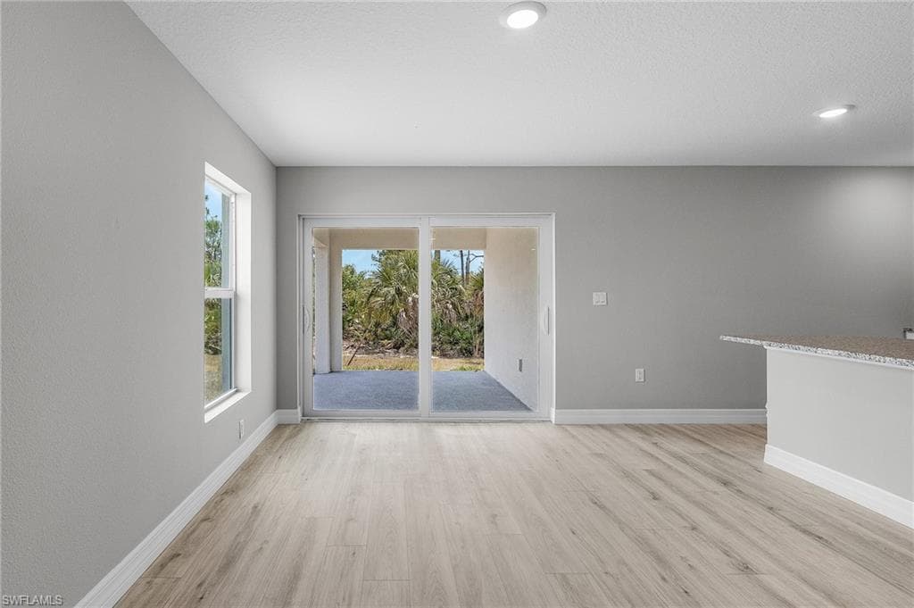 337 Woodburn DR, LEHIGH ACRES FL 33972-11