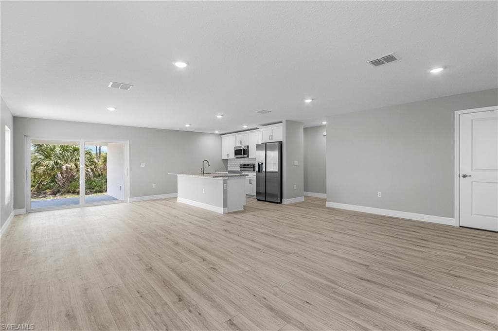 337 Woodburn DR, LEHIGH ACRES FL 33972-8