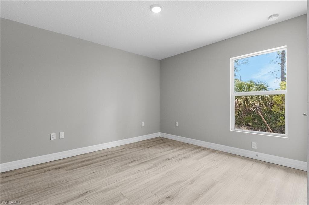 337 Woodburn DR, LEHIGH ACRES FL 33972-18