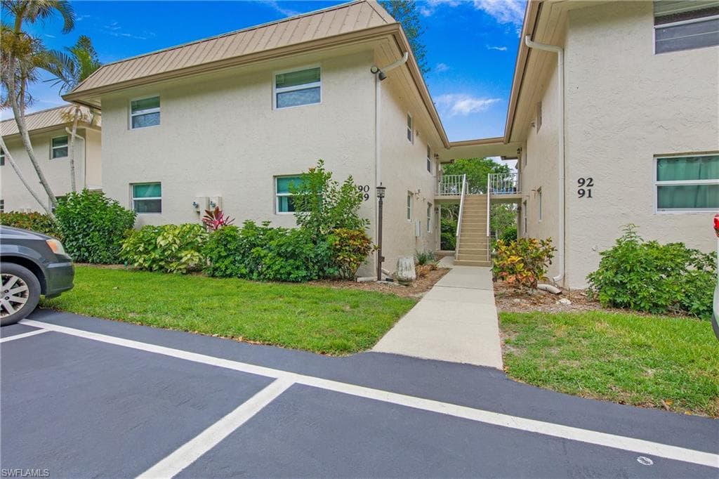 1549 Sandpiper ST # 89, NAPLES FL 34102-18