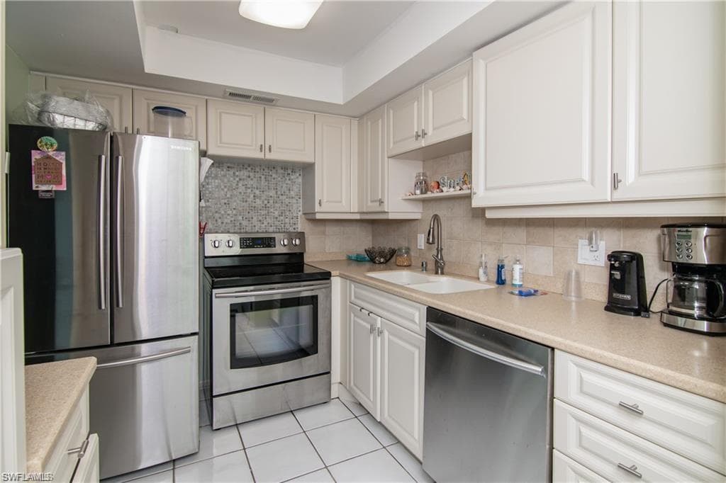 1400 Pompei LN # 21, NAPLES FL 34103-12