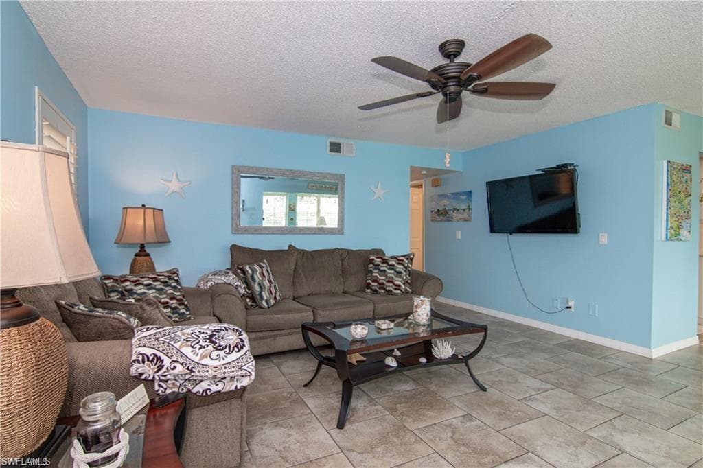 1400 Pompei LN # 21, NAPLES FL 34103-8