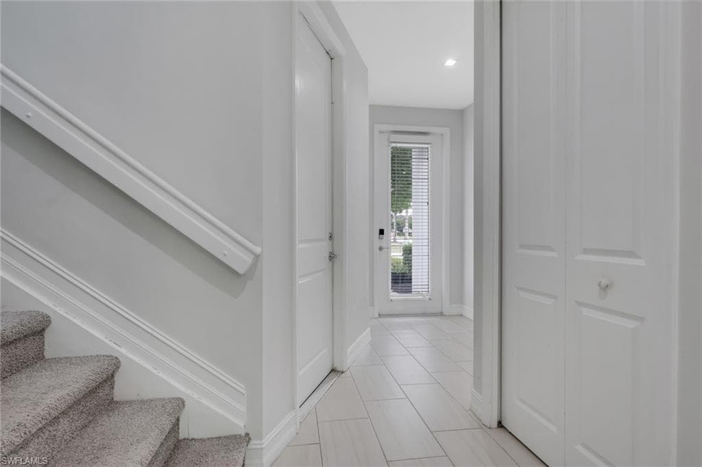 7501 Carnegie WAY, NAPLES FL 34119-2