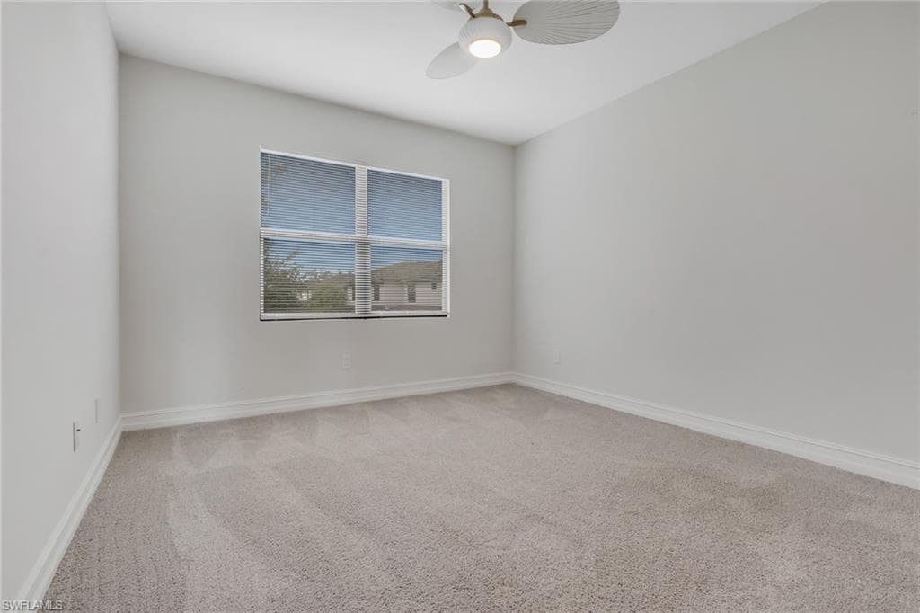 7501 Carnegie WAY, NAPLES FL 34119-27