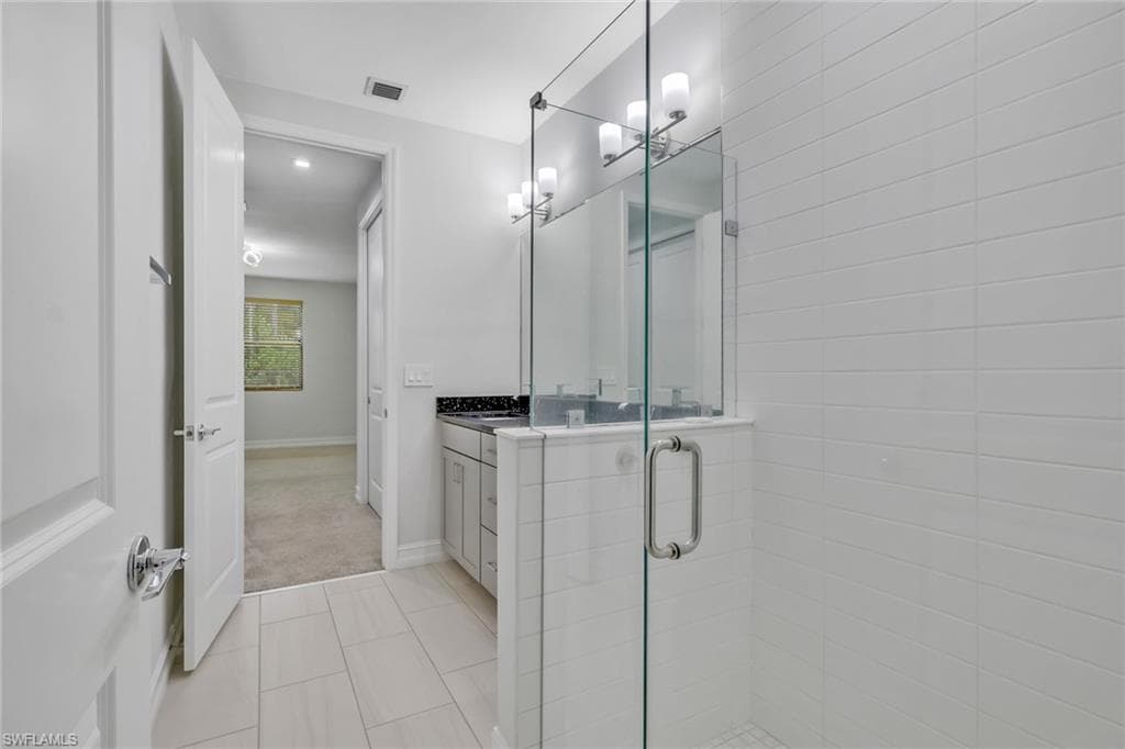 7501 Carnegie WAY, NAPLES FL 34119-20