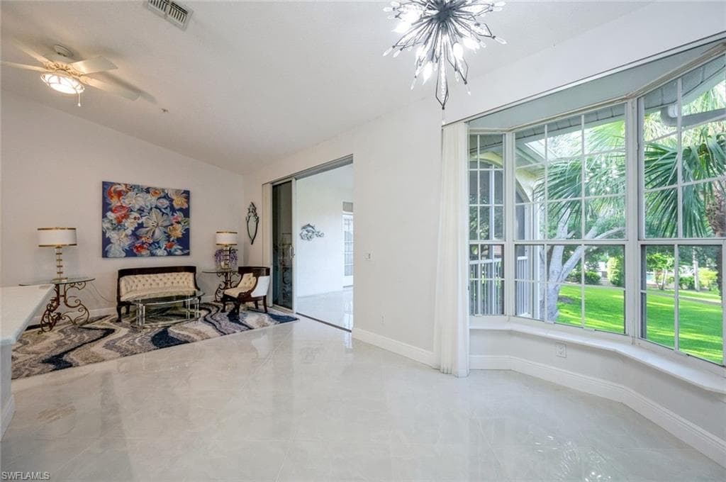 74 Silver Oaks CIR # 202, NAPLES FL 34119-5