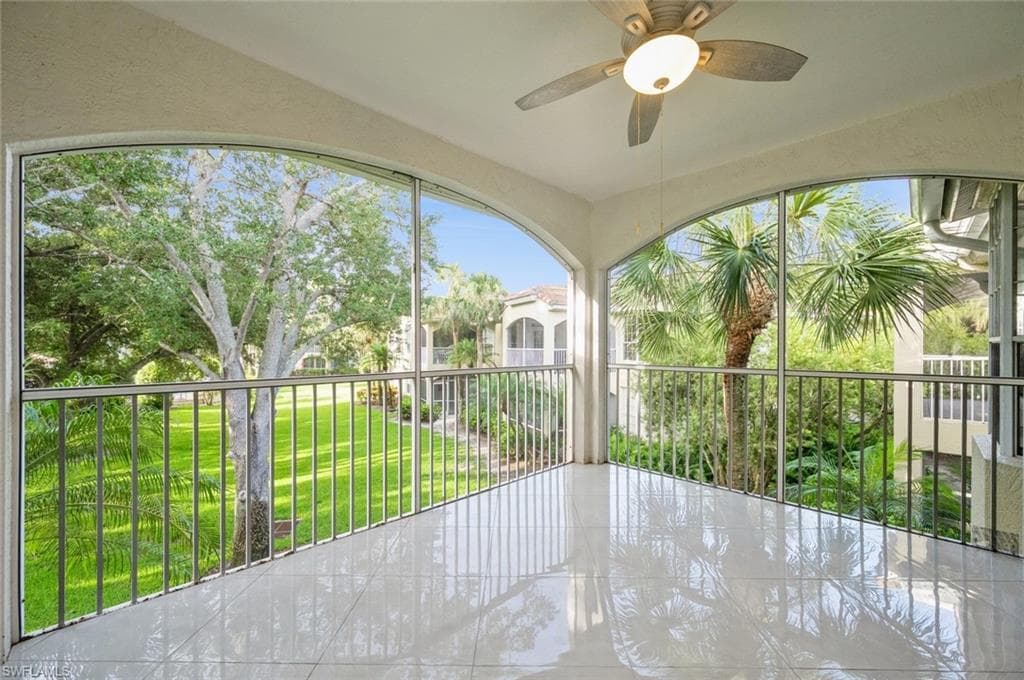 74 Silver Oaks CIR # 202, NAPLES FL 34119-15