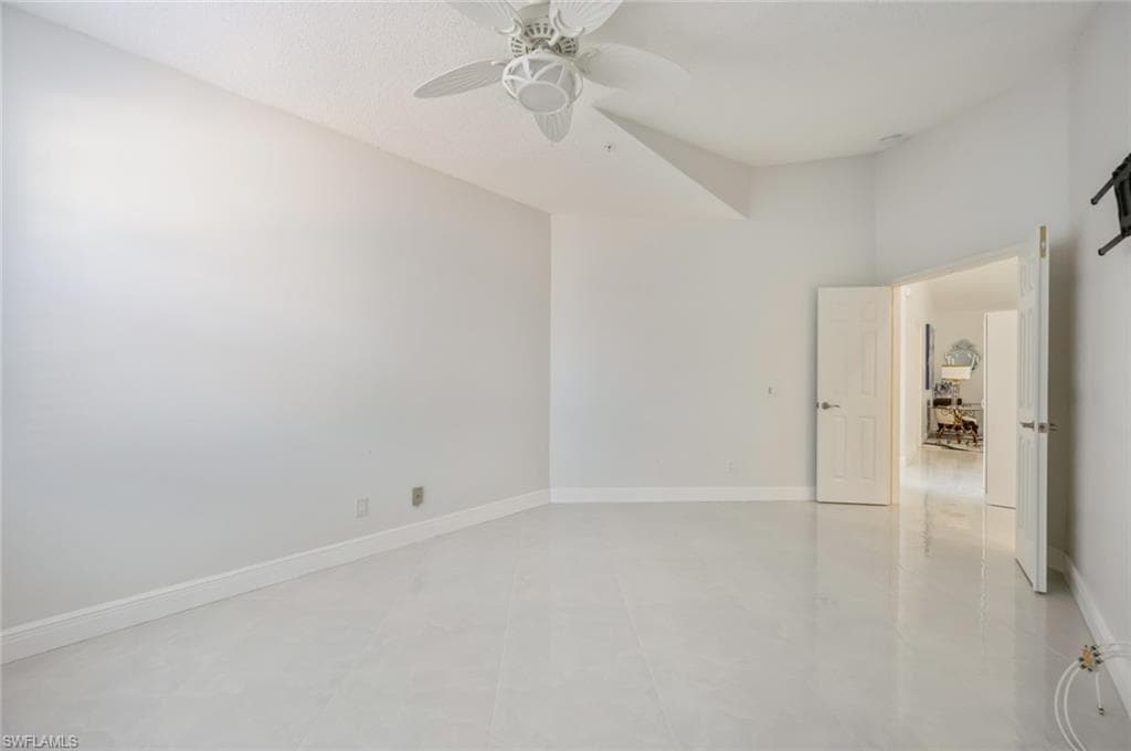 74 Silver Oaks CIR # 202, NAPLES FL 34119-27