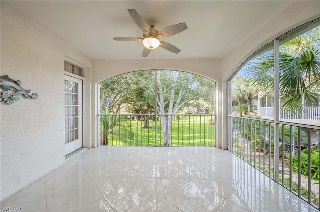74 Silver Oaks CIR # 202, NAPLES FL 34119-14