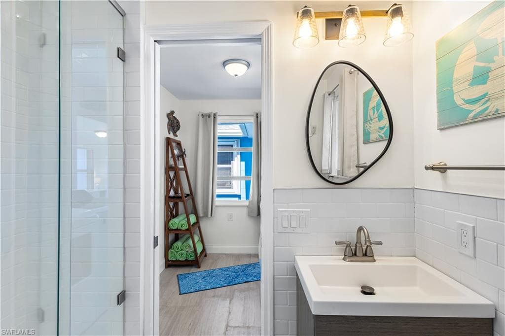 250 Ohio AVE, FORT MYERS BEACH FL 33931-31