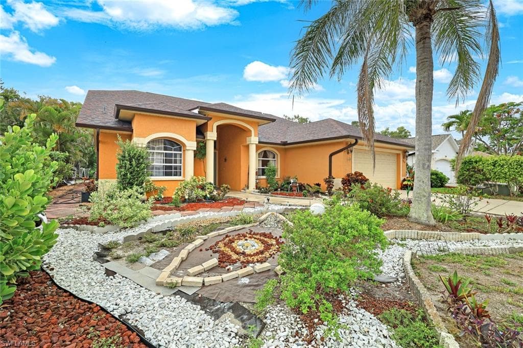 1920 Piccadilly Circus, NAPLES FL 34112-1