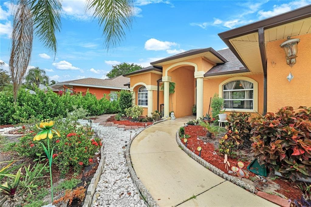 1920 Piccadilly Circus, NAPLES FL 34112-3