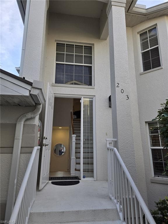 5095 Yacht Harbor DR # 203, NAPLES FL 34112-1