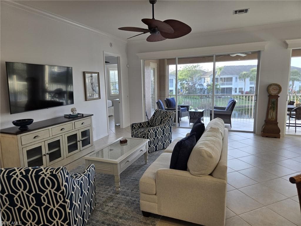 5095 Yacht Harbor DR # 203, NAPLES FL 34112-5