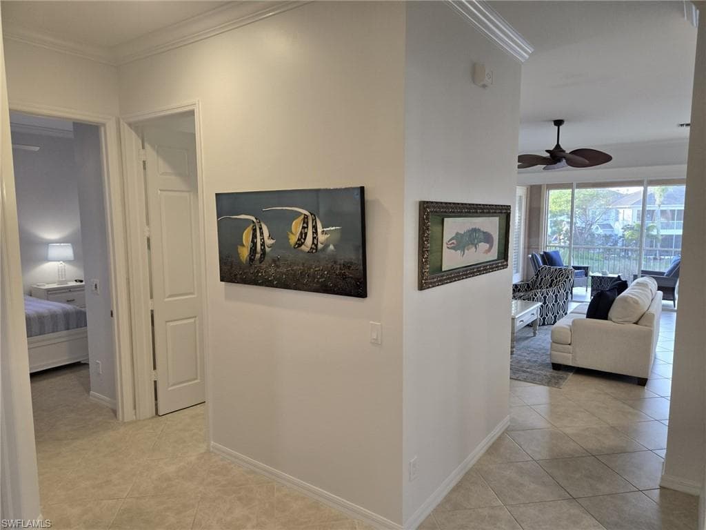 5095 Yacht Harbor DR # 203, NAPLES FL 34112-3
