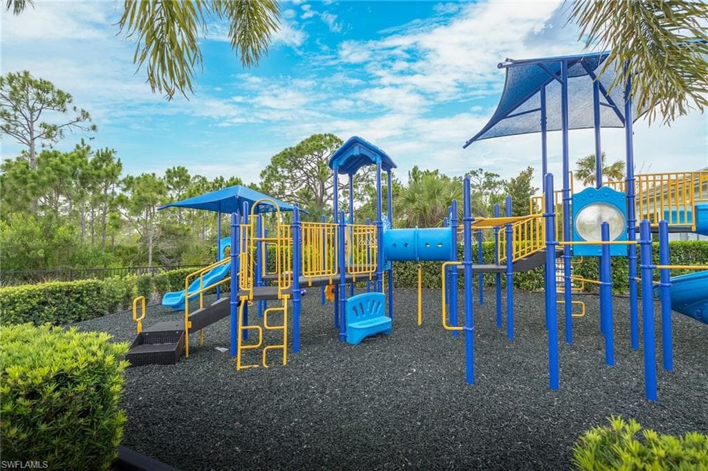 3289 Baravaldo CIR, CAPE CORAL FL 33909-26