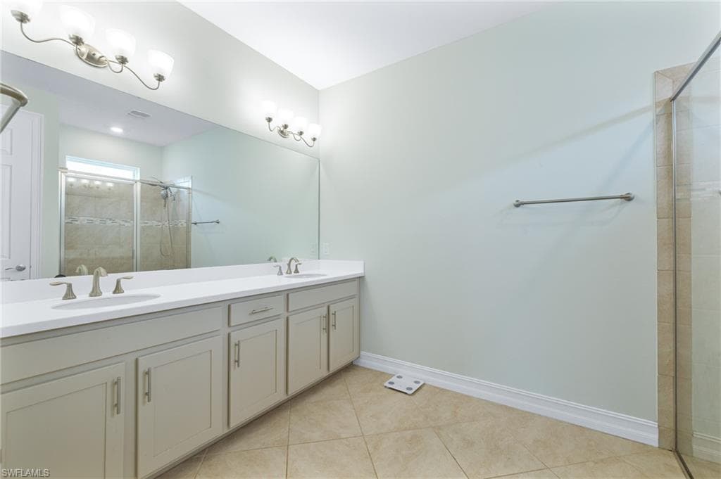 3289 Baravaldo CIR, CAPE CORAL FL 33909-5