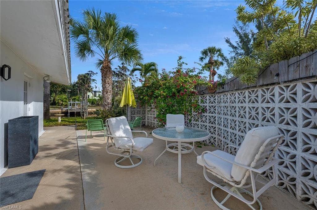 1483 Bembury DR, NAPLES FL 34102-12