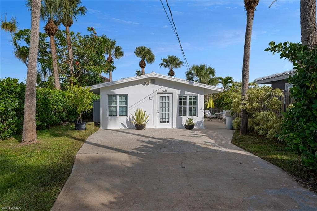 1483 Bembury DR, NAPLES FL 34102-4