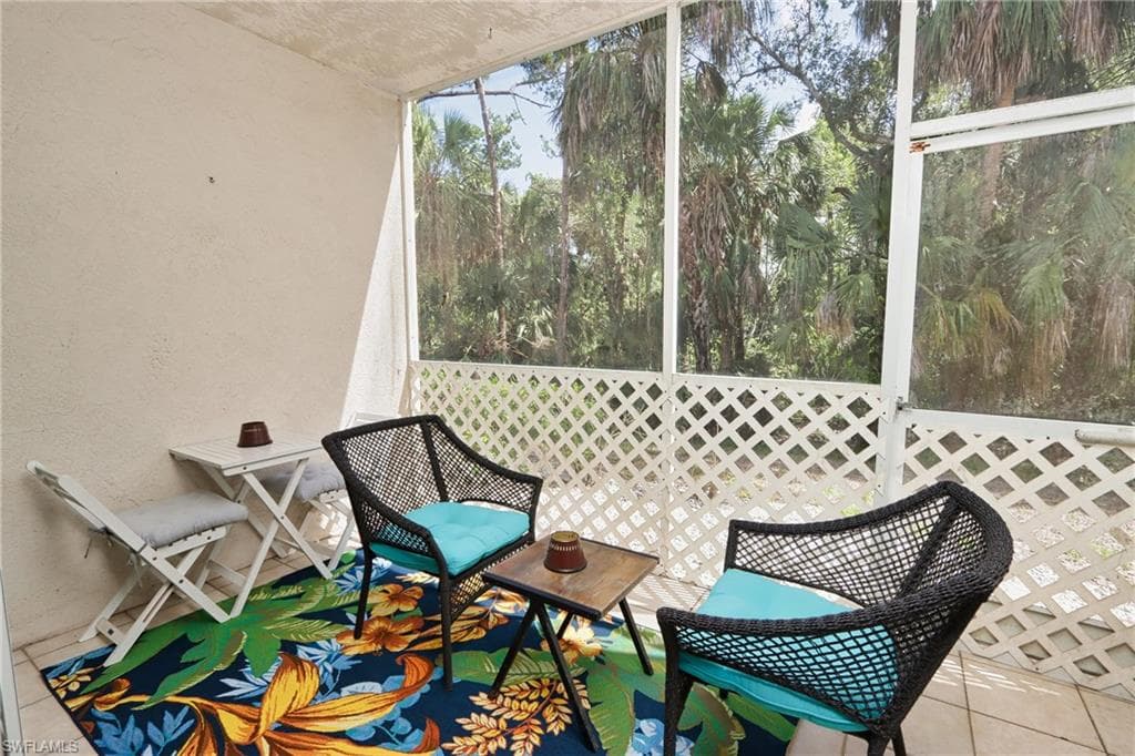 757 Wiggins Lake DR # 106, NAPLES FL 34110-26