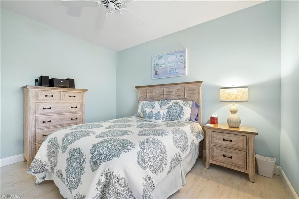 757 Wiggins Lake DR # 106, NAPLES FL 34110-16