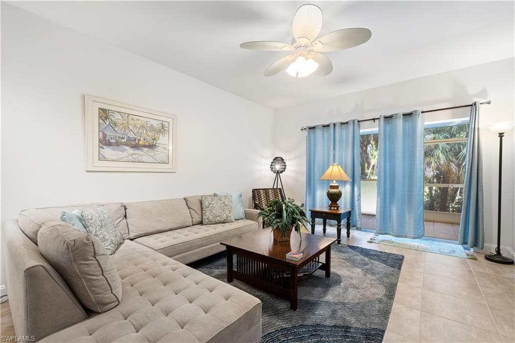 757 Wiggins Lake DR # 106, NAPLES FL 34110-11