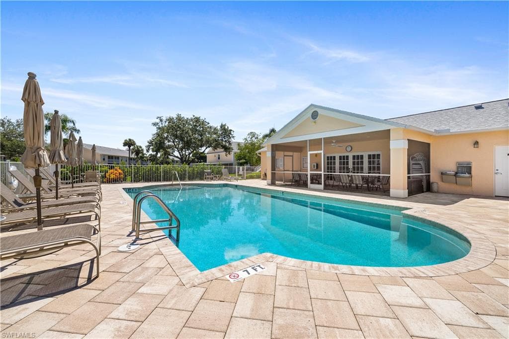 757 Wiggins Lake DR # 106, NAPLES FL 34110-31