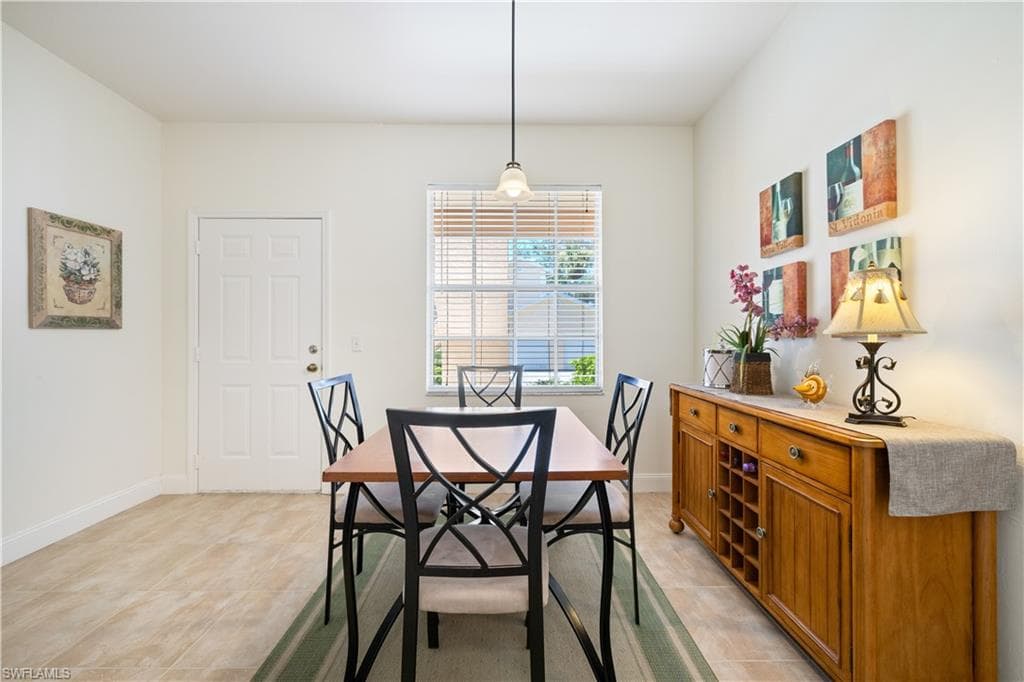 757 Wiggins Lake DR # 106, NAPLES FL 34110-4