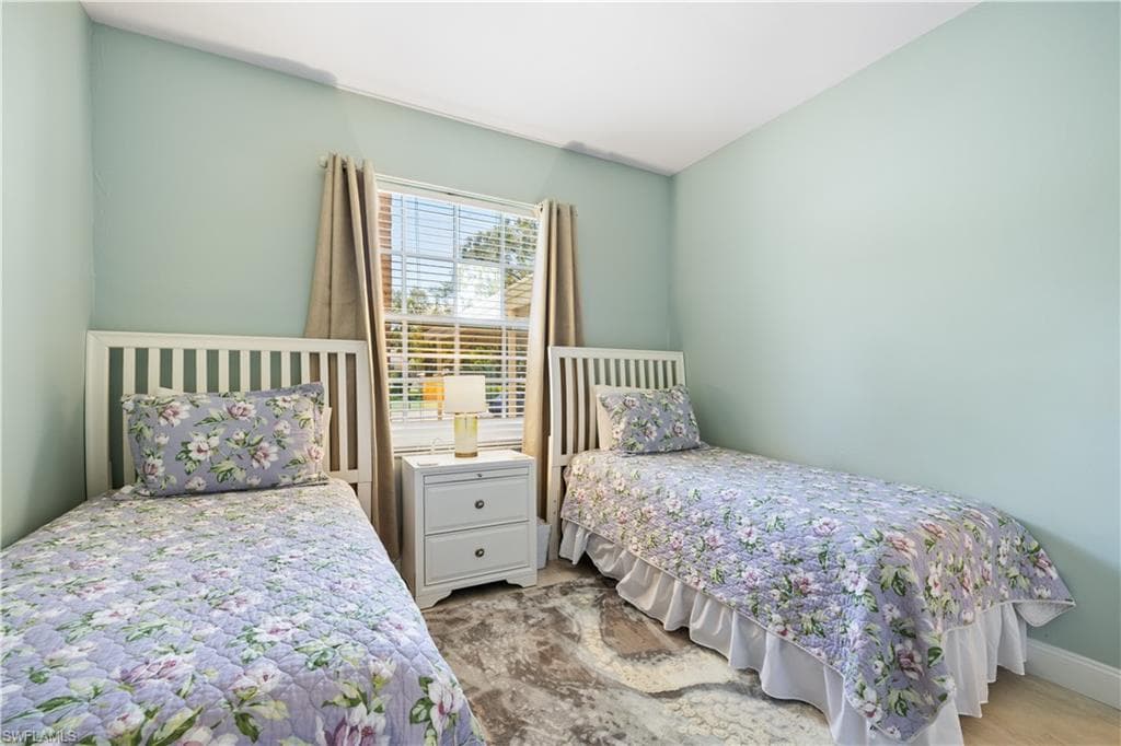 757 Wiggins Lake DR # 106, NAPLES FL 34110-19